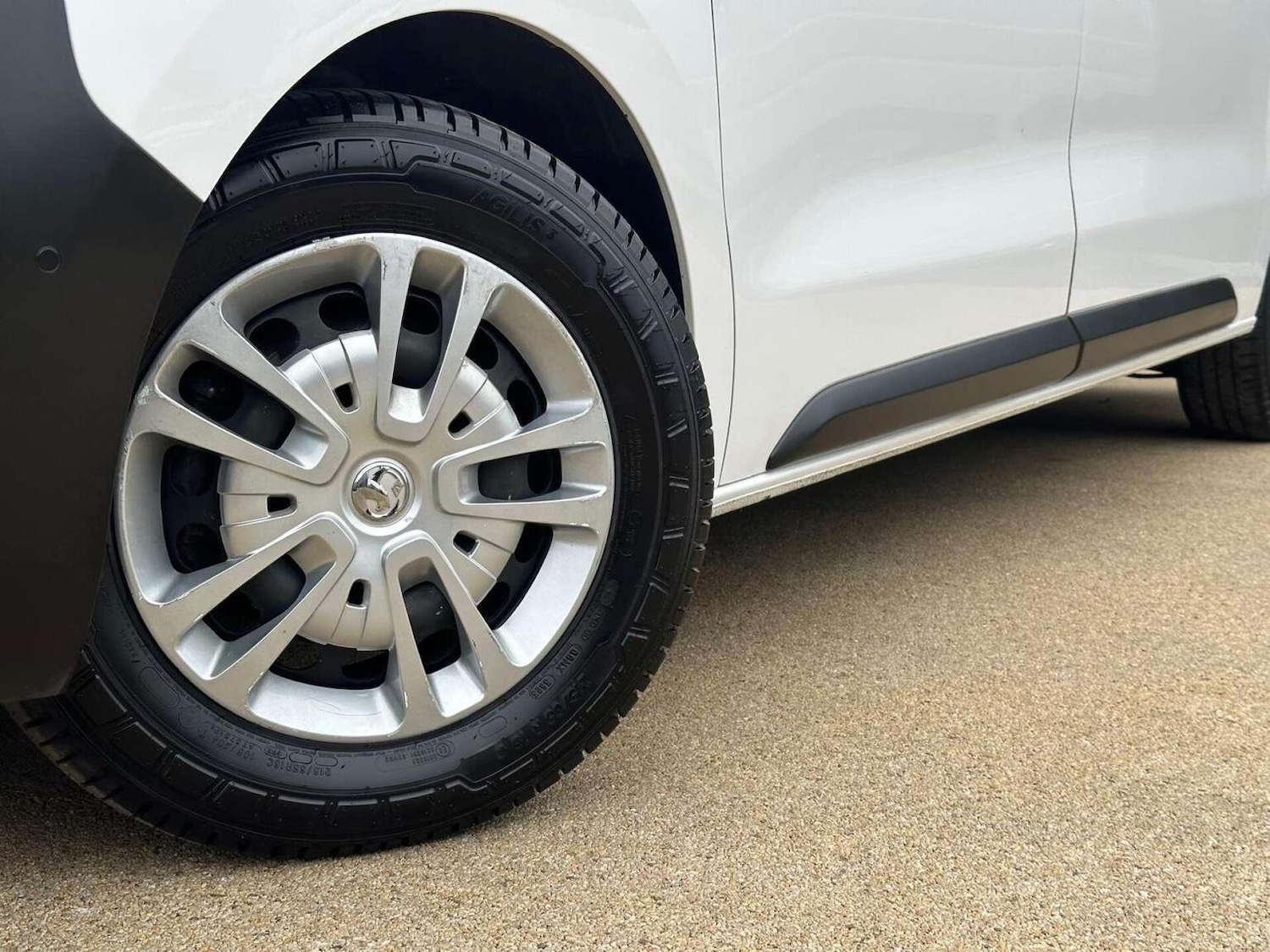 Used Vauxhall Vivaro 2021 for sale - 76427956: Photo 2