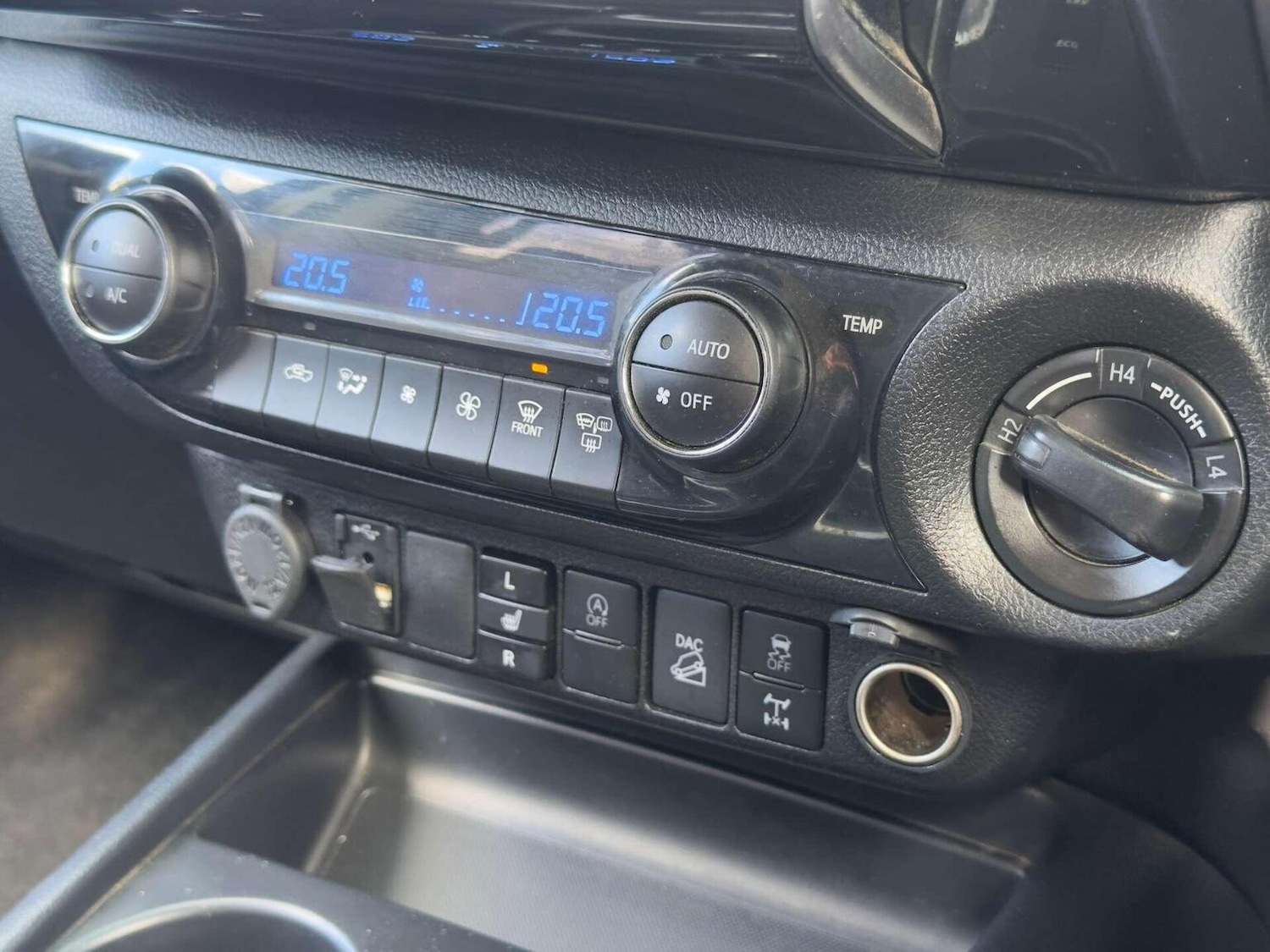 Used Toyota Hilux 2022 for sale - 76427957: Photo 27