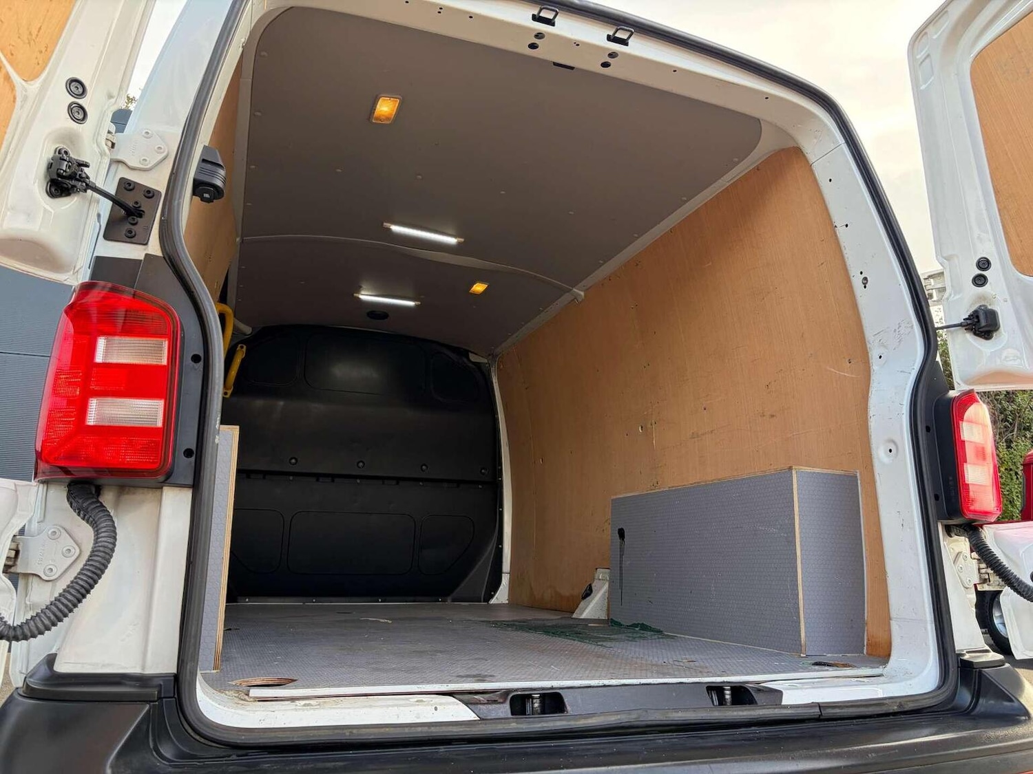 Used Volkswagen Transporter 2019 for sale - 77173238: Photo 16