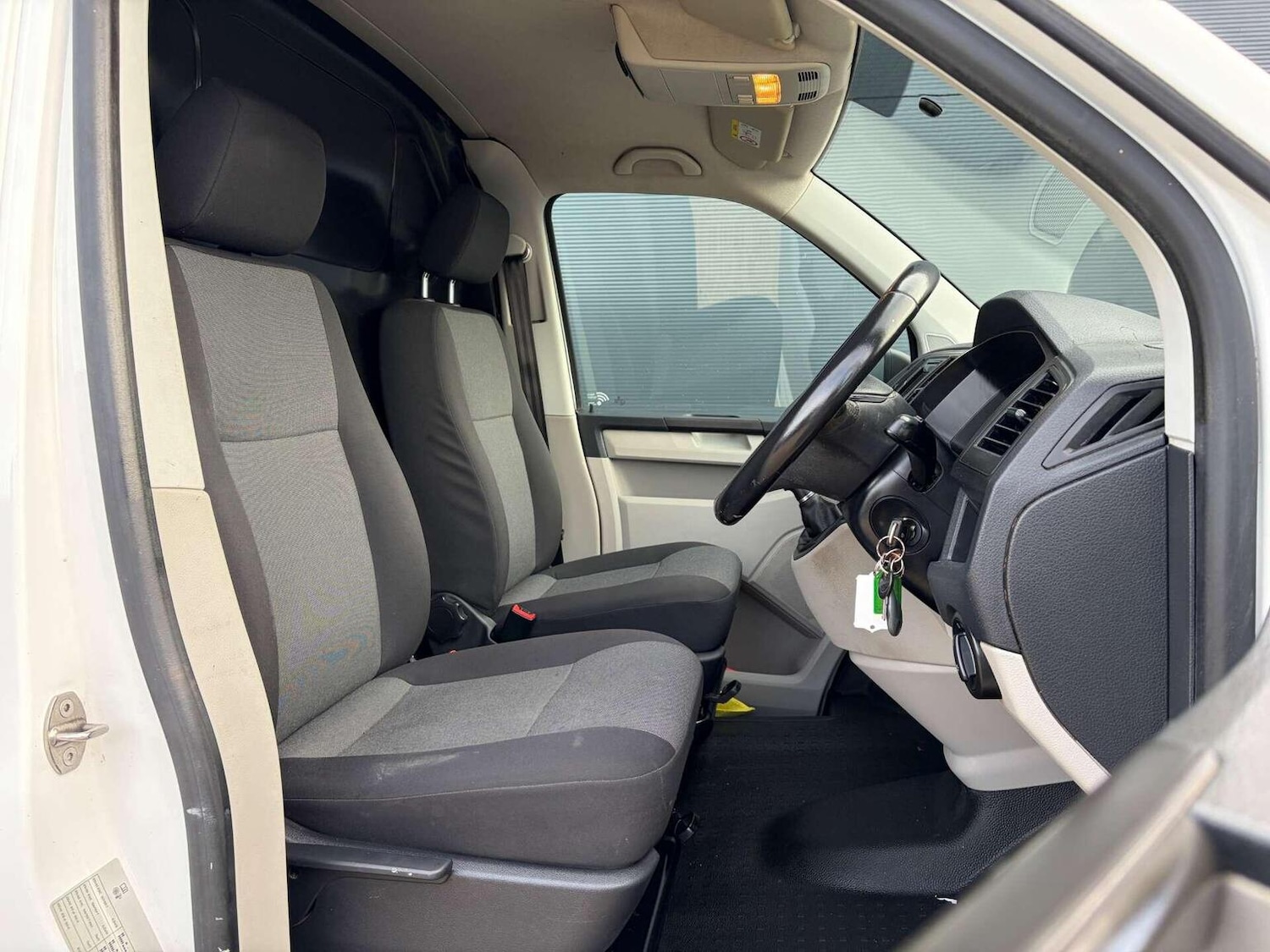 Used Volkswagen Transporter 2019 for sale - 77173238: Photo 25