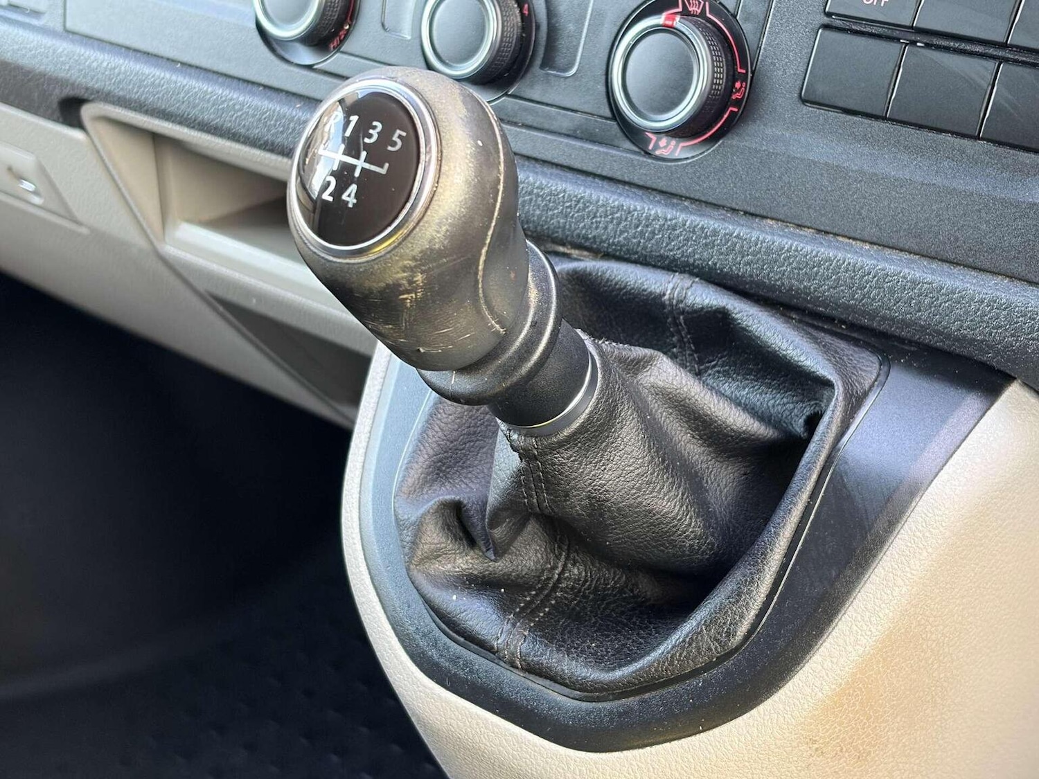 Used Volkswagen Transporter 2019 for sale - 77173238: Photo 39