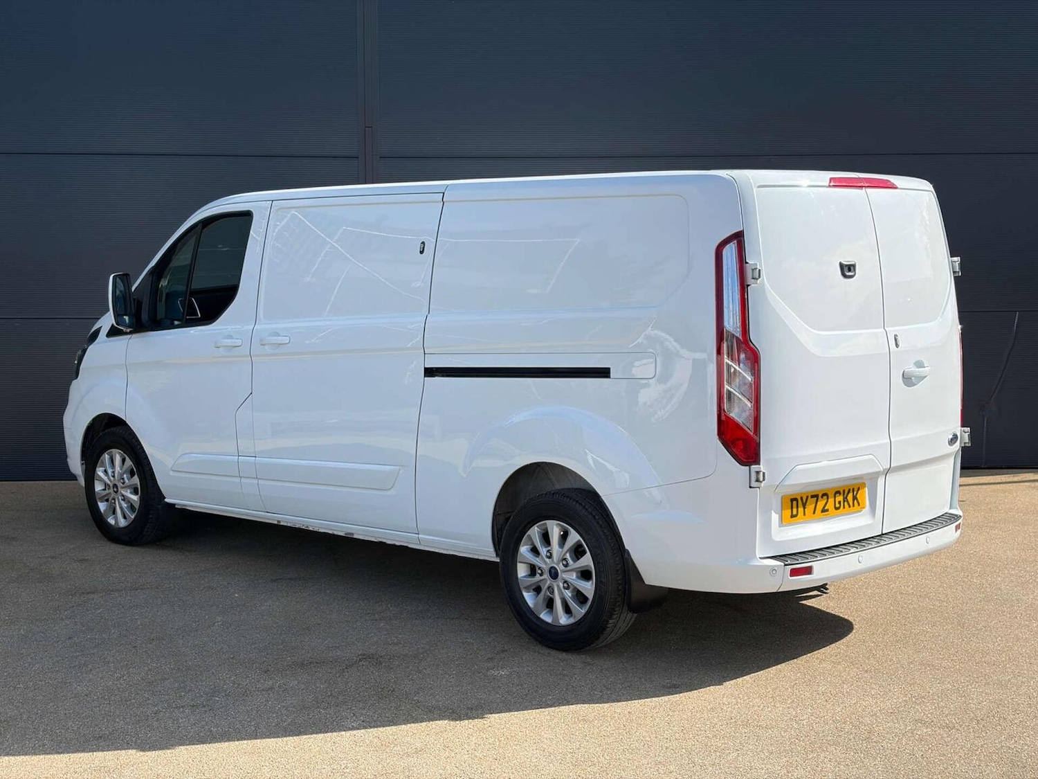 Used Ford Transit Custom 2022 for sale - 77931260: Photo 3