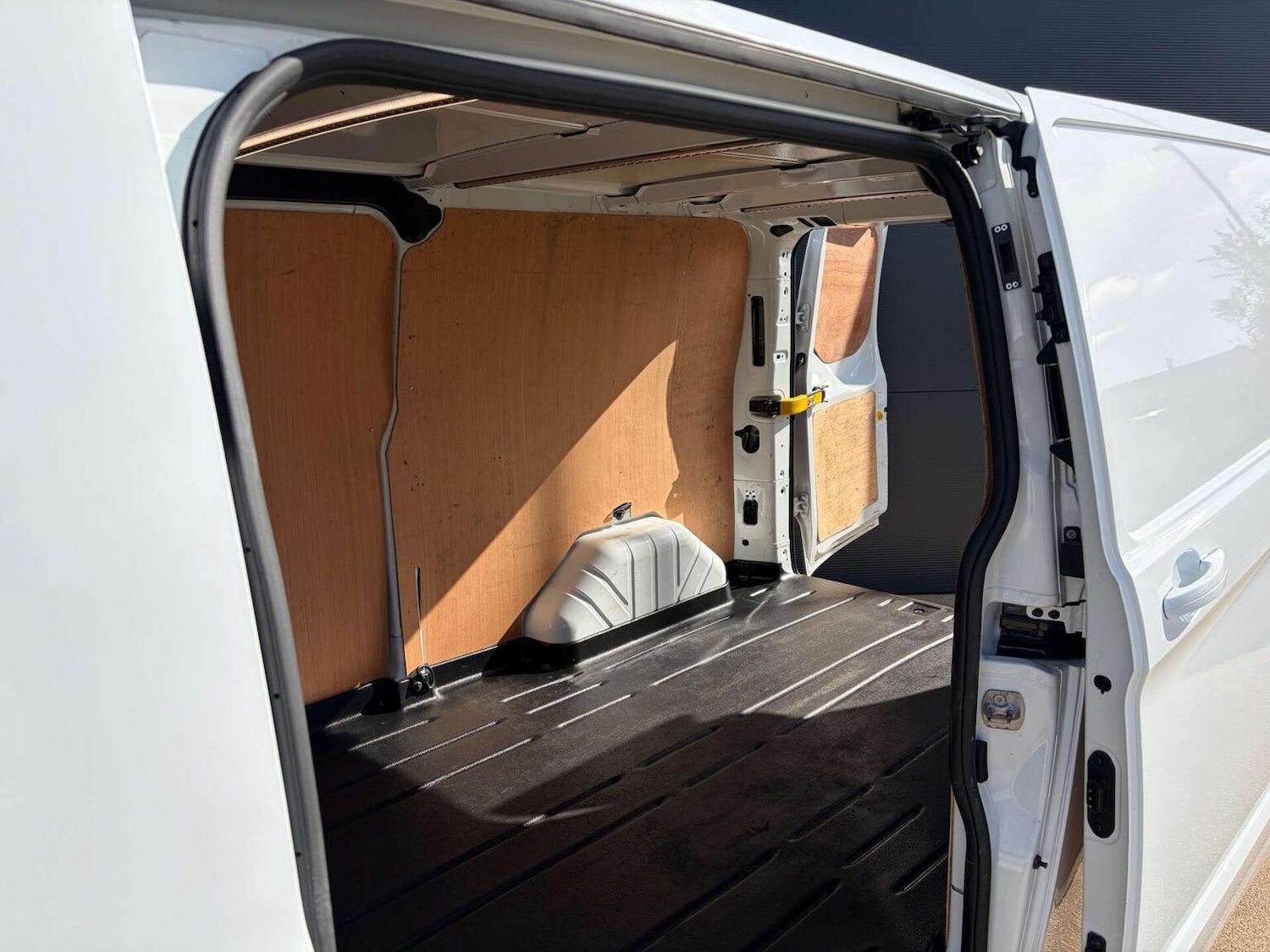 Used Ford Transit Custom 2022 for sale - 77931260: Photo 5