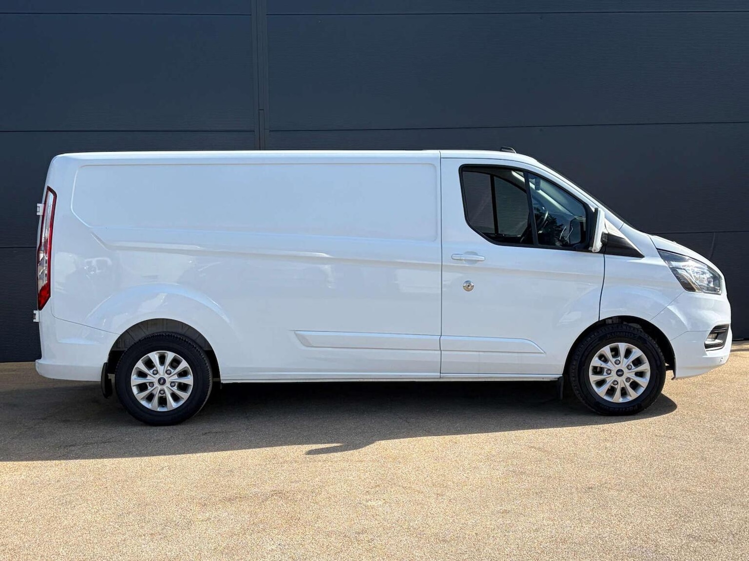 Used Ford Transit Custom 2022 for sale - 77931260: Photo 8