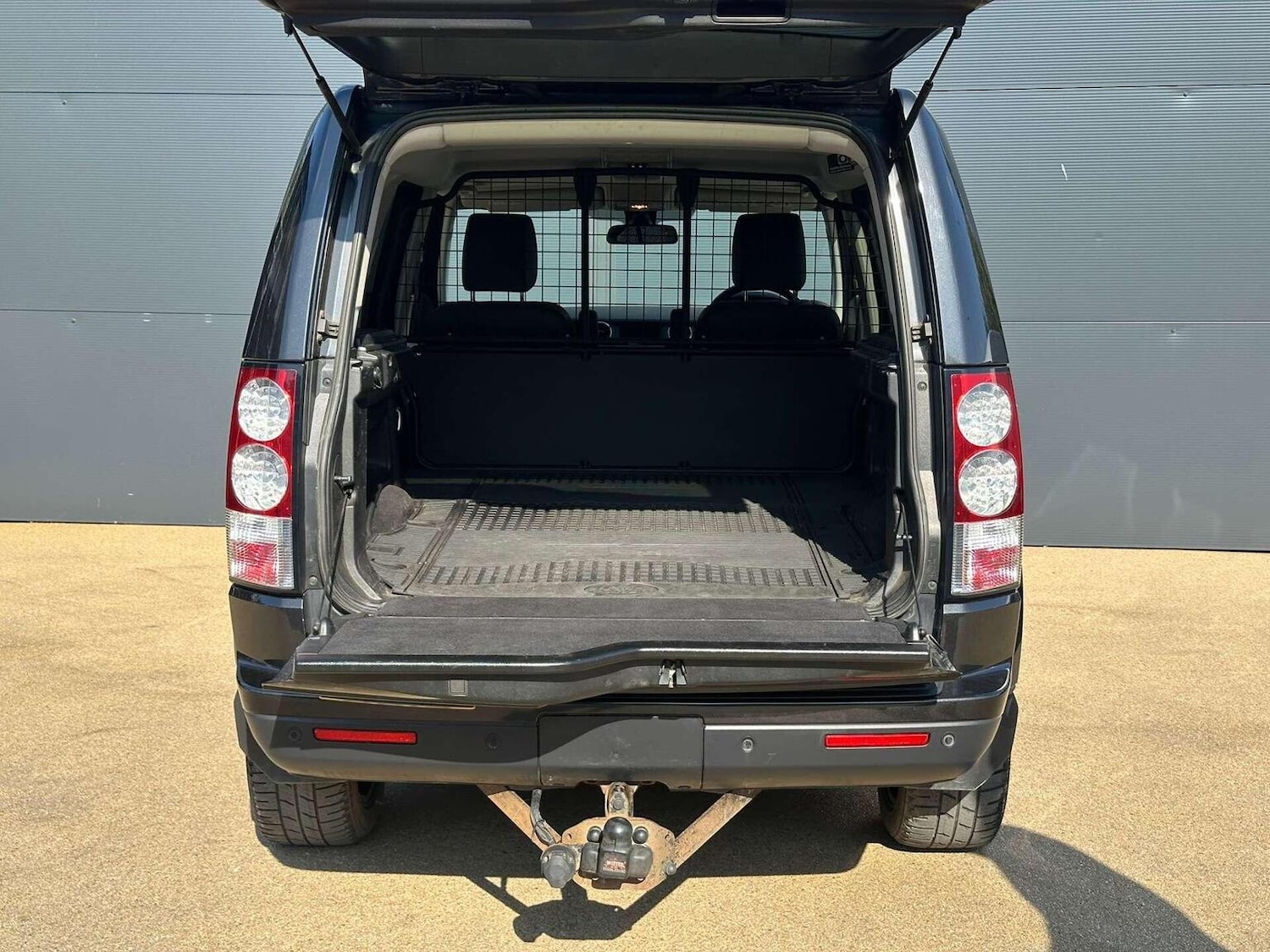 Used Land Rover Discovery 4 2013 for sale - 76427940: Photo 14