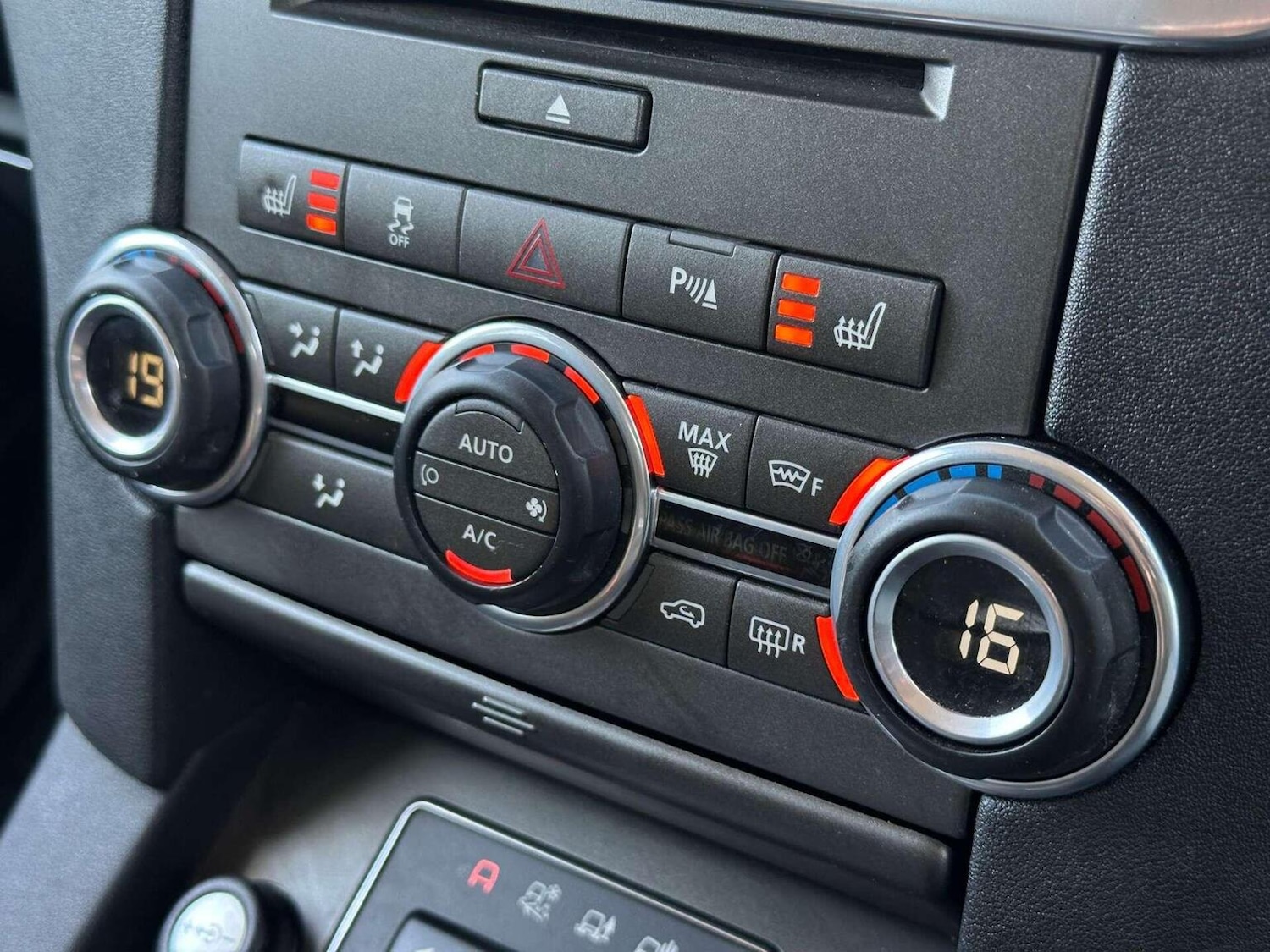 Used Land Rover Discovery 4 2013 for sale - 76427940: Photo 20