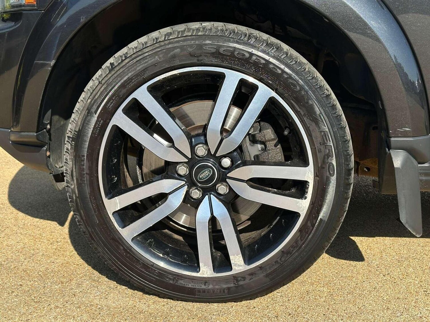 Used Land Rover Discovery 4 2013 for sale - 76427940: Photo 24