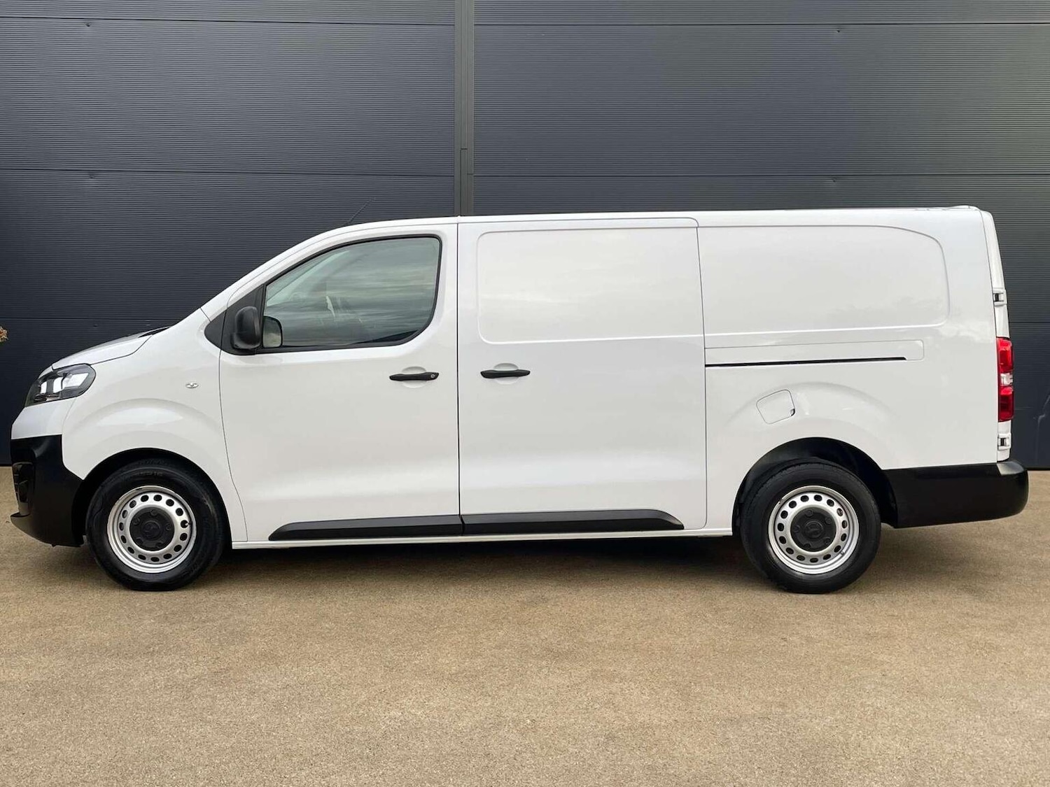 Used Vauxhall Vivaro 2022 for sale - 76769396: Photo 11