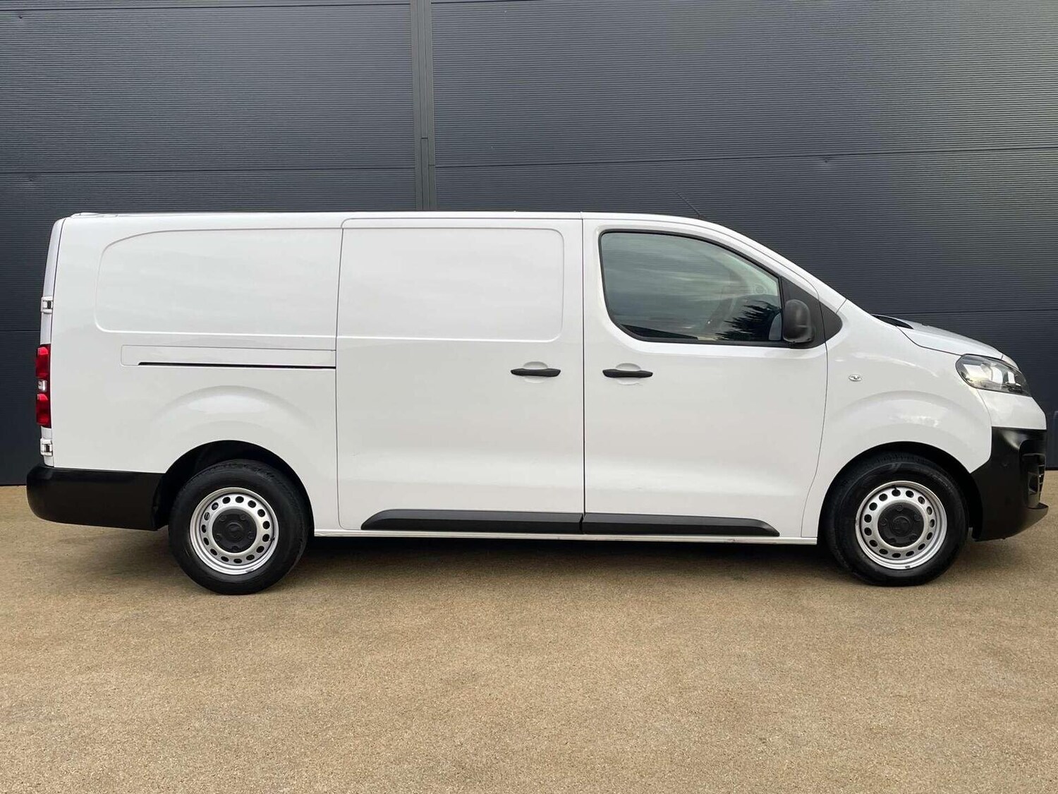 Used Vauxhall Vivaro 2022 for sale - 76769396: Photo 9