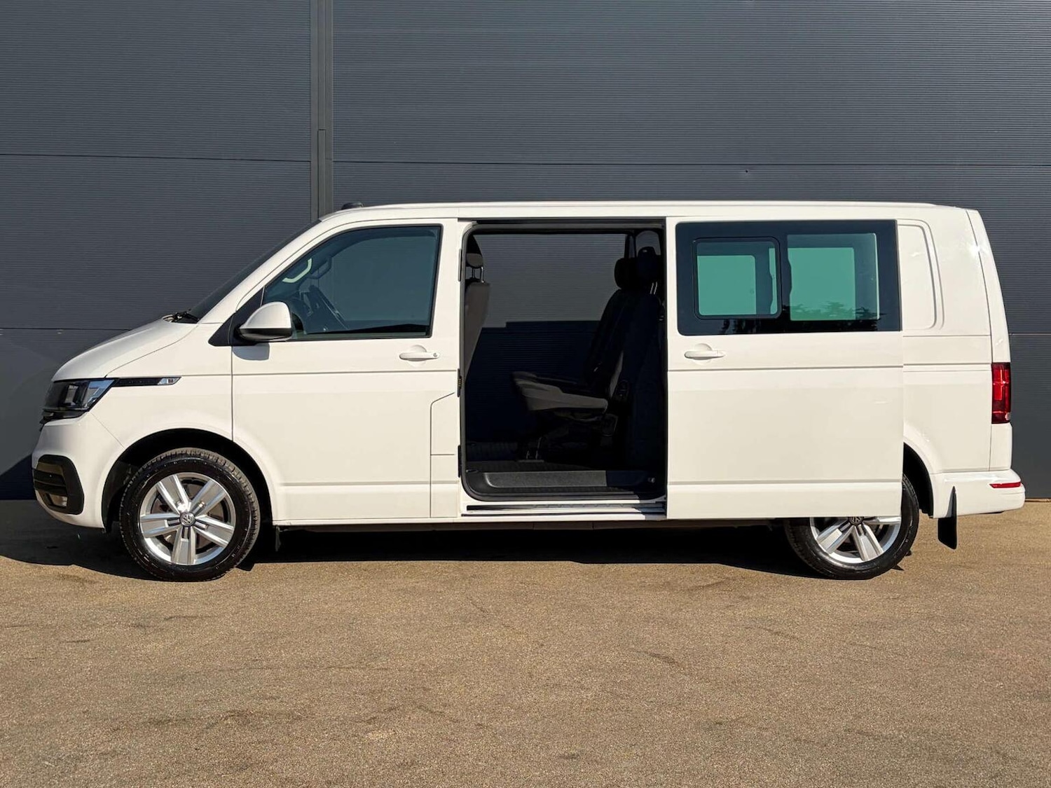 Used Volkswagen Transporter 2021 for sale - 77968785: Photo 11