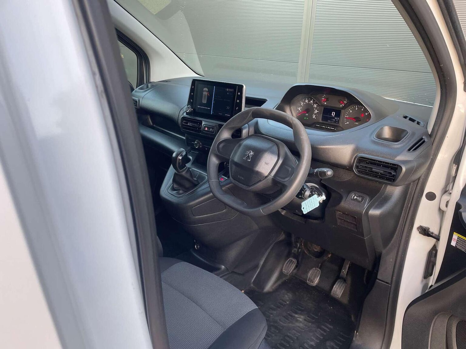 Used Peugeot Partner 2020 for sale - 76427952: Photo 2