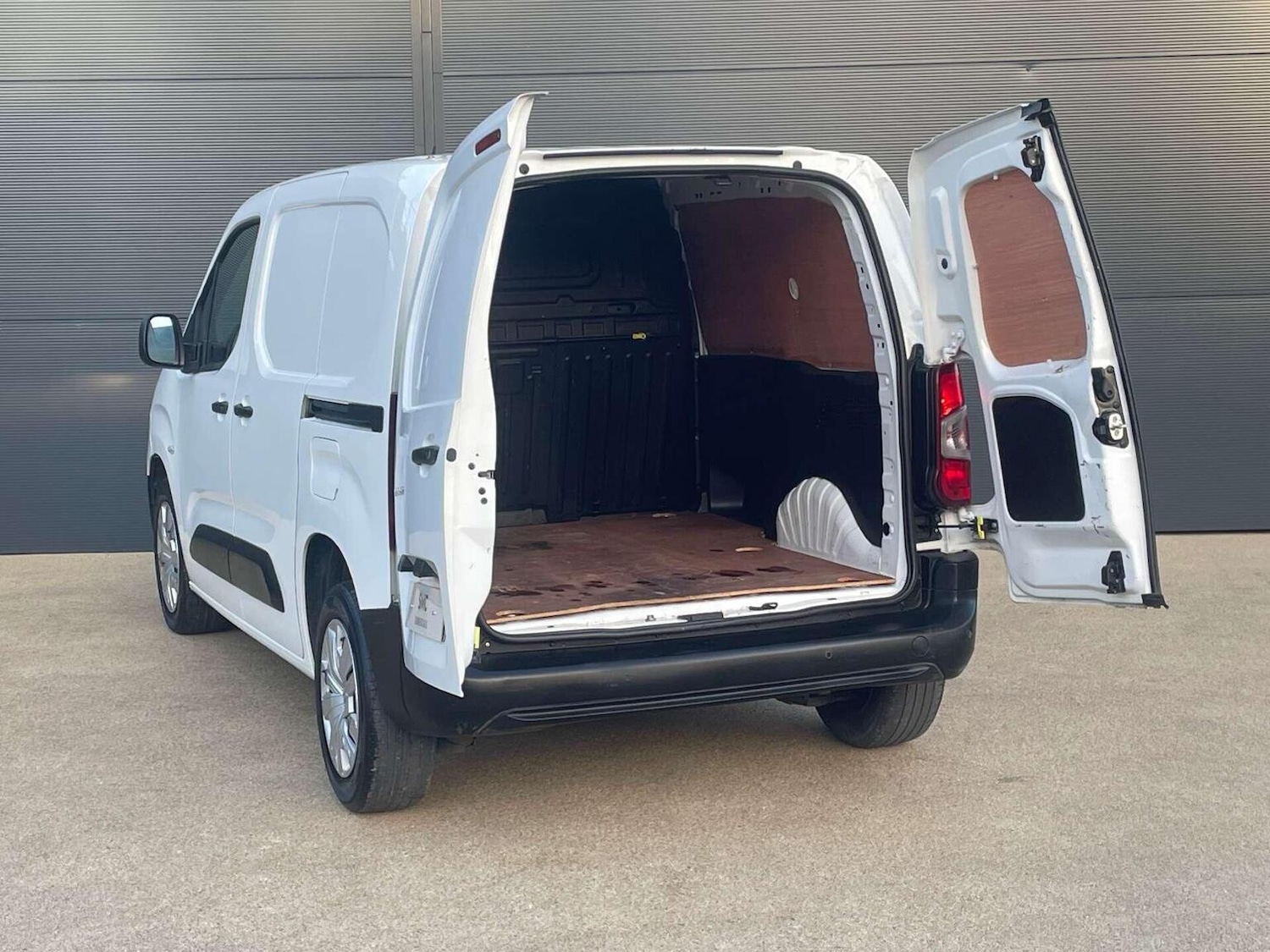 Used Peugeot Partner 2020 for sale - 76427952: Photo 3