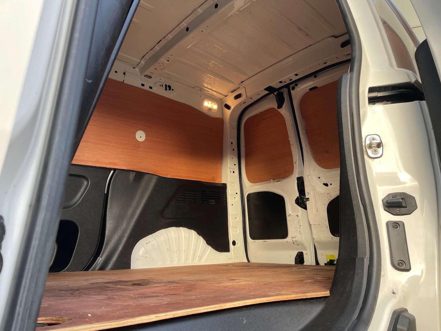 Used Peugeot Partner 2020 for sale - 76427952: Photo 7