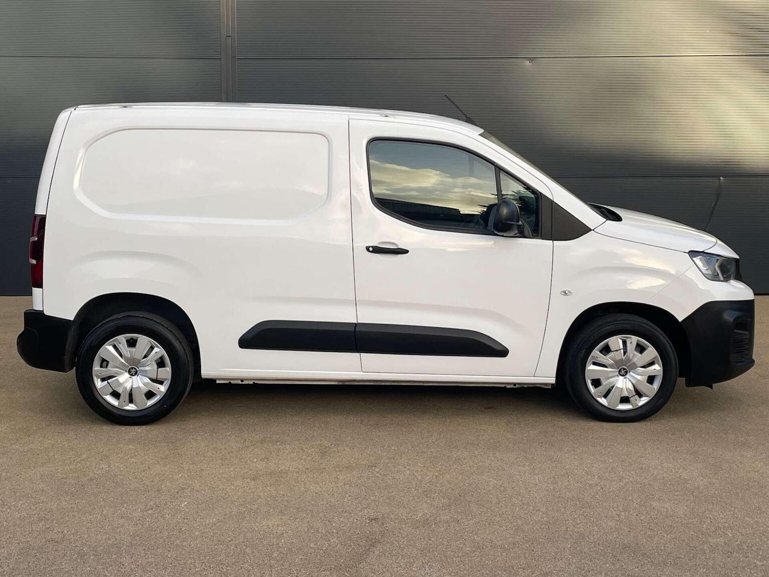 Used Peugeot Partner 2020 for sale - 76427952: Photo 9