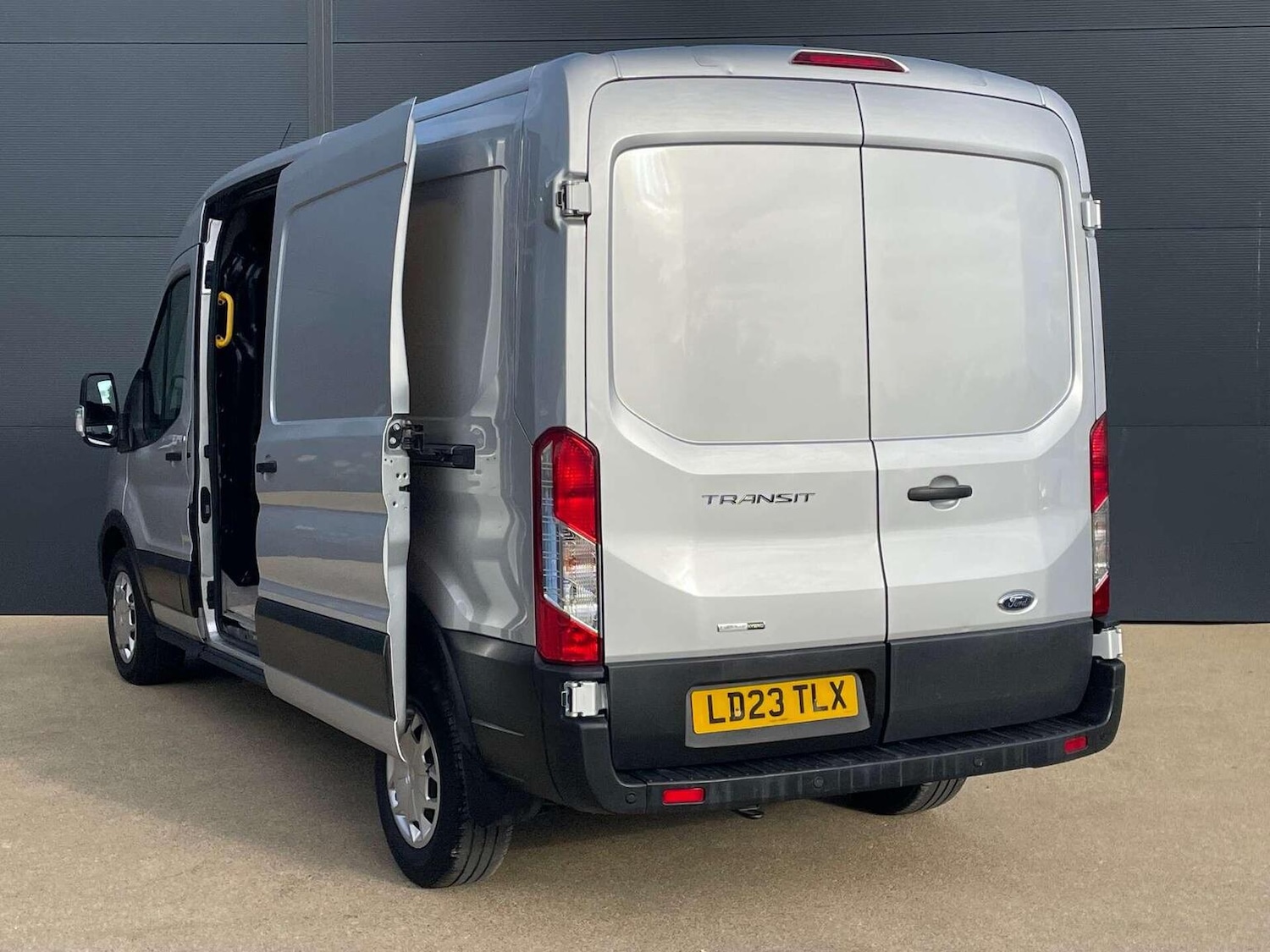 Used Ford Transit 2023 for sale - 76427941: Photo 17