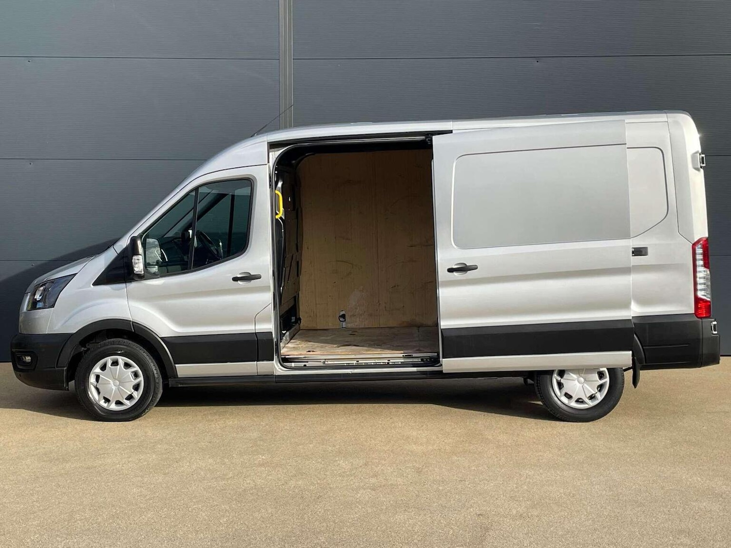 Used Ford Transit 2023 for sale - 76427941: Photo 3