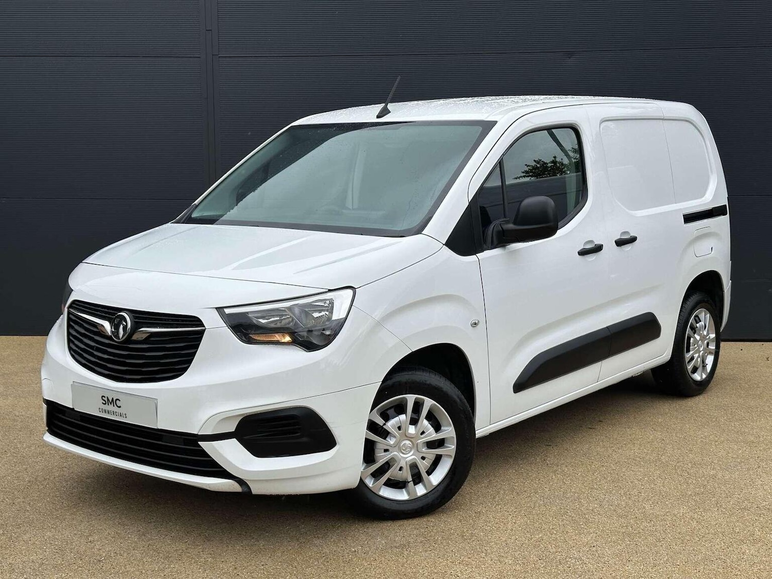 Used Vauxhall Combo 2020 for sale - 76427942: Photo 1