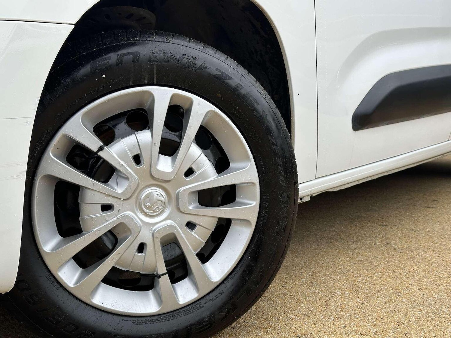 Used Vauxhall Combo 2020 for sale - 76427942: Photo 2