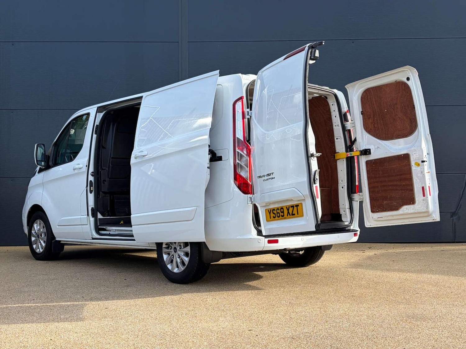 Used Ford Transit Custom 2019 for sale - 77417472: Photo 11