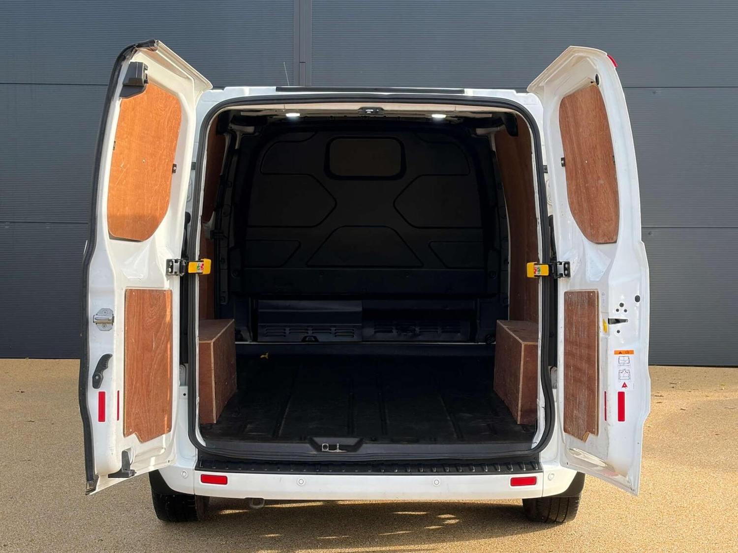 Used Ford Transit Custom 2019 for sale - 77417472: Photo 14