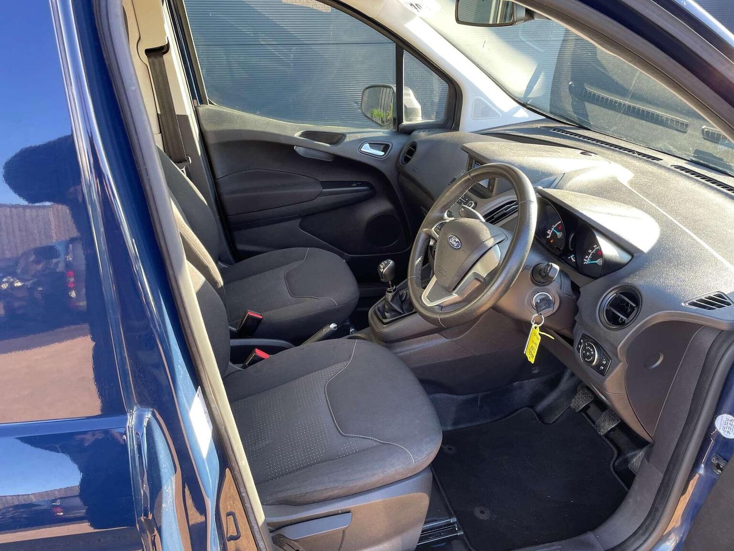 Used Ford Transit Courier 2019 for sale - 76725603: Photo 2