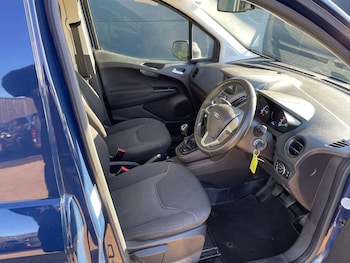 Used Ford Transit Courier 2019 for sale - 76725603: Photo