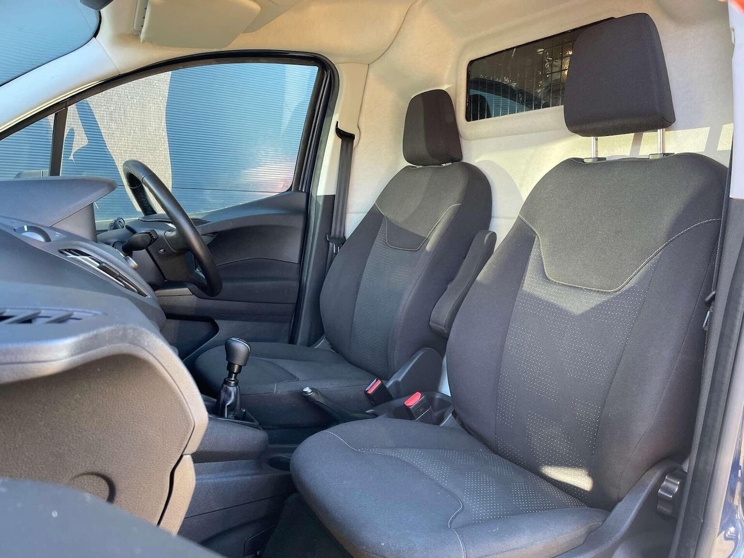 Used Ford Transit Courier 2019 for sale - 76725603: Photo 46