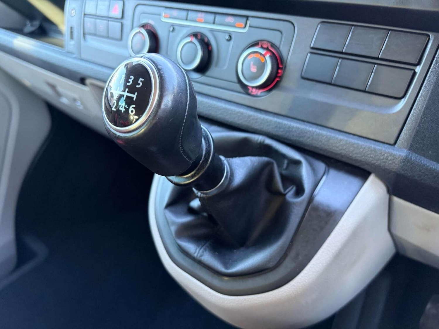 Used Volkswagen Transporter 2019 for sale - 76945564: Photo 28