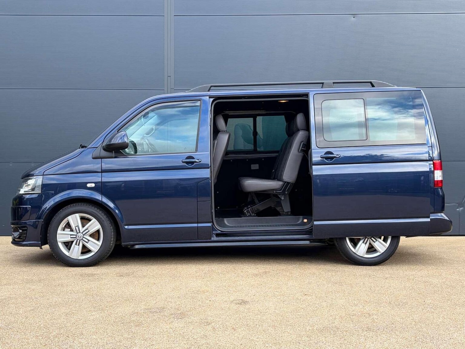 Used Volkswagen Transporter 2015 for sale - 77632467: Photo 10