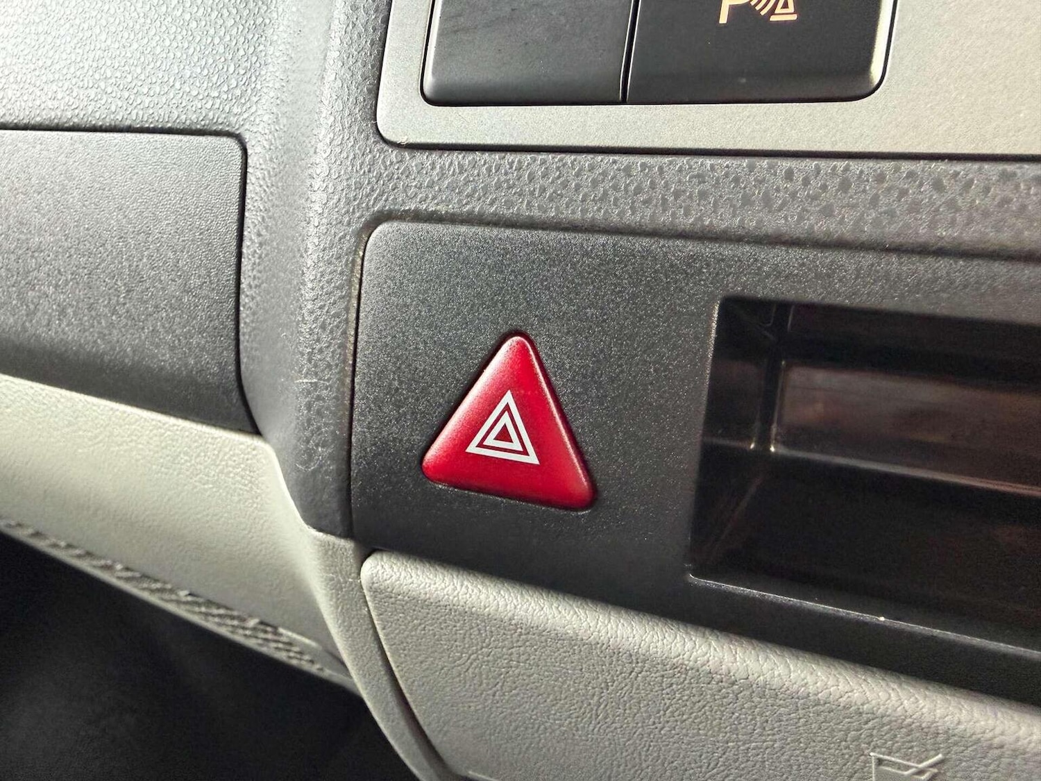 Used Volkswagen Transporter 2015 for sale - 77632467: Photo 36