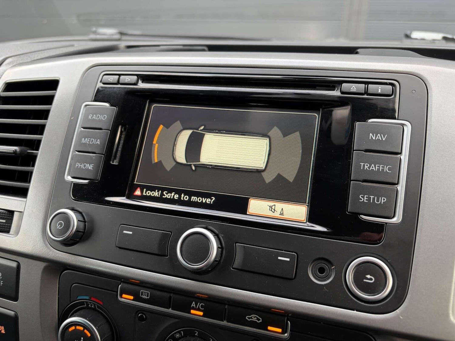 Used Volkswagen Transporter 2015 for sale - 77632467: Photo 37