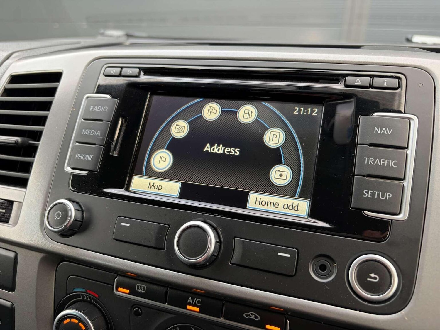 Used Volkswagen Transporter 2015 for sale - 77632467: Photo 41