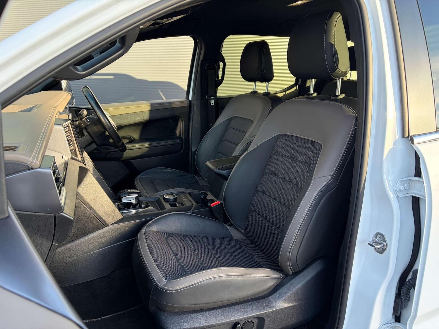 Used Volkswagen Amarok 2024 for sale - 77423561: Photo 32