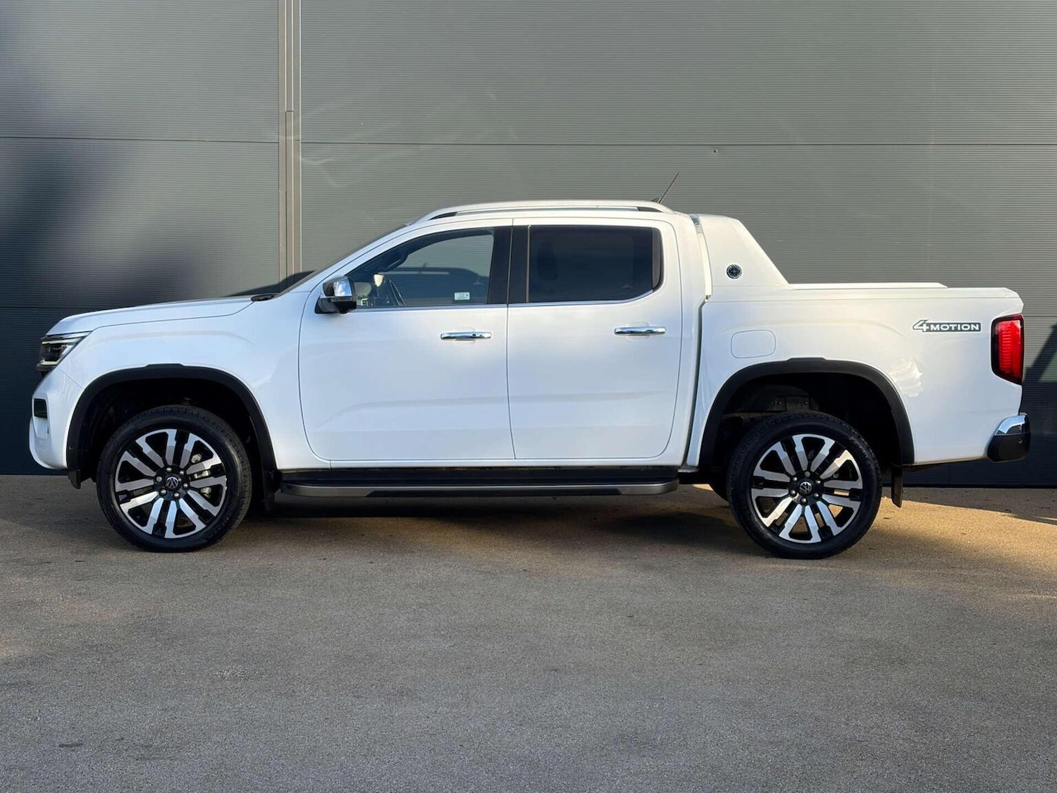 Used Volkswagen Amarok 2024 for sale - 77423561: Photo 8