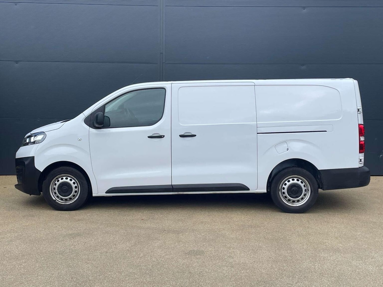 Used Vauxhall Vivaro 2022 for sale - 76427892: Photo 4