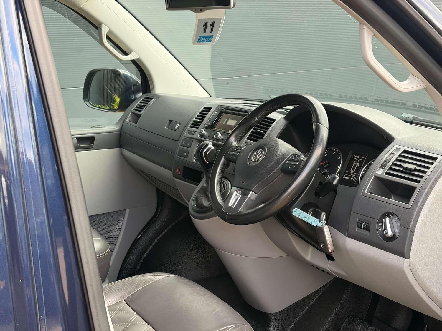 Used Volkswagen Transporter 2015 for sale - 76945593: Photo 2