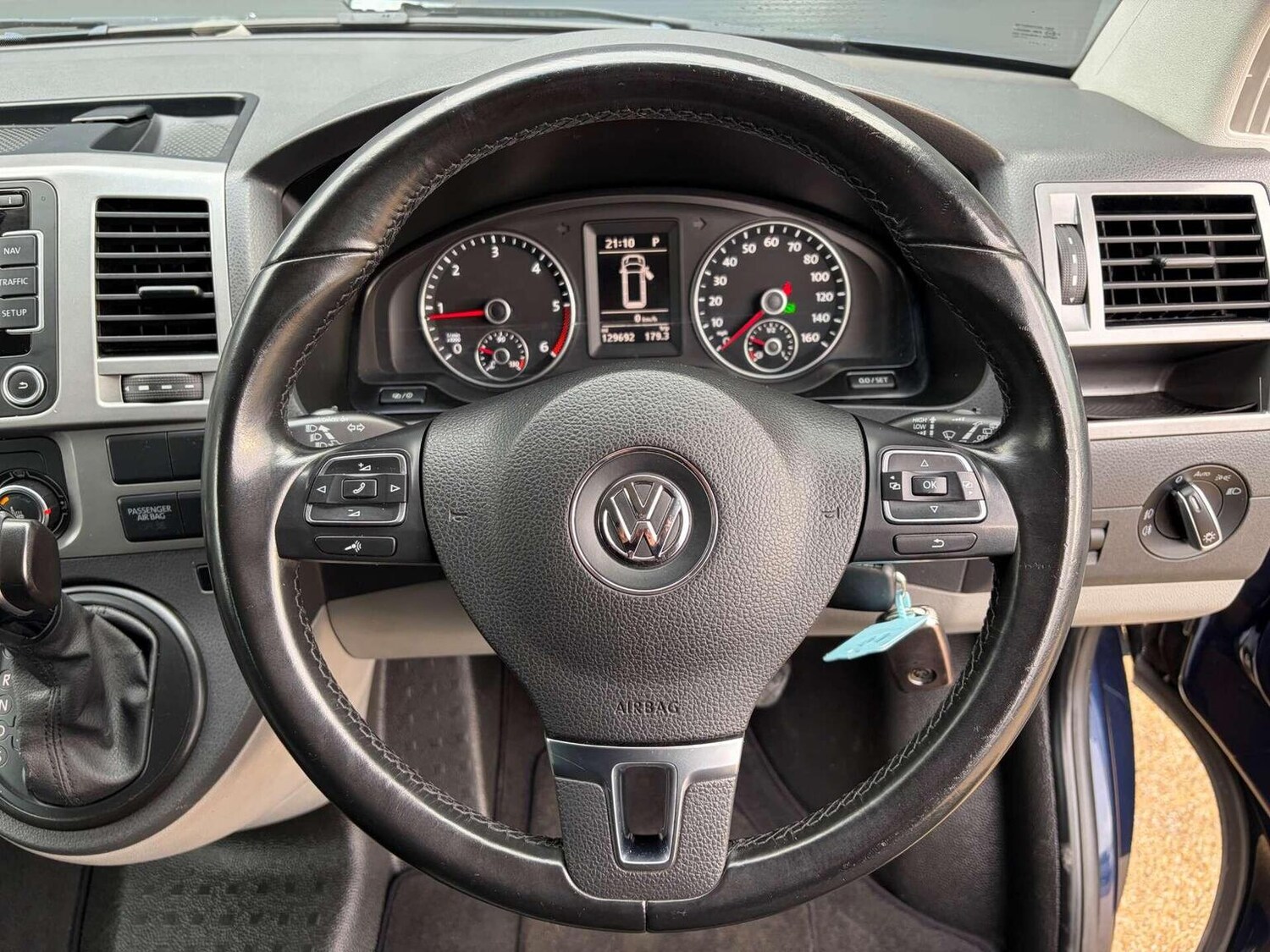 Used Volkswagen Transporter 2015 for sale - 76945593: Photo 32