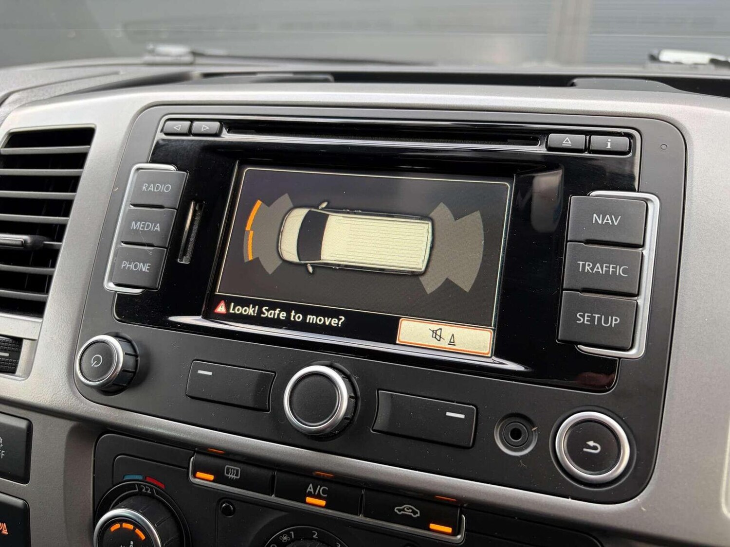 Used Volkswagen Transporter 2015 for sale - 76945593: Photo 36