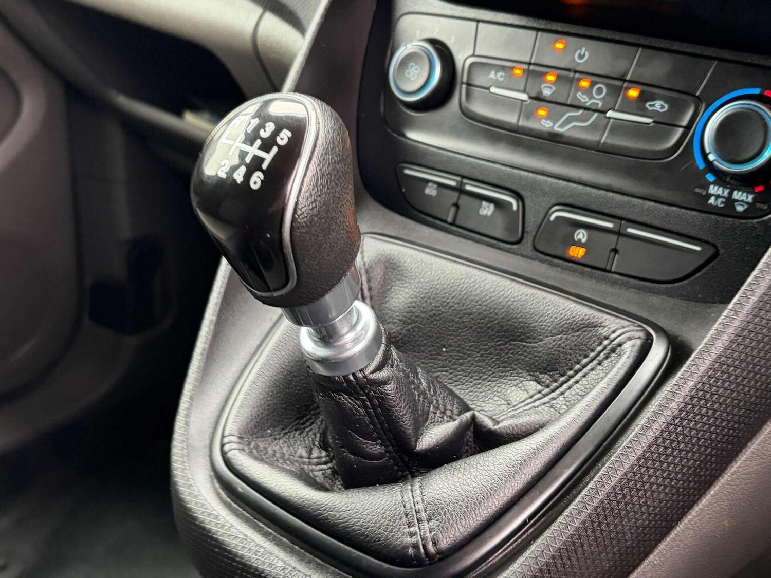 Used Ford Transit Connect 2019 for sale - 77650057: Photo 39