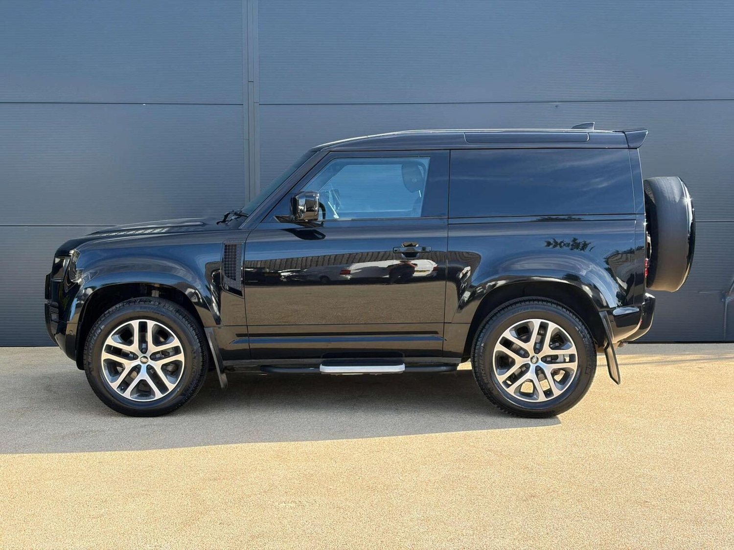 Used Land Rover Defender 2022 for sale - 77729558: Photo 14