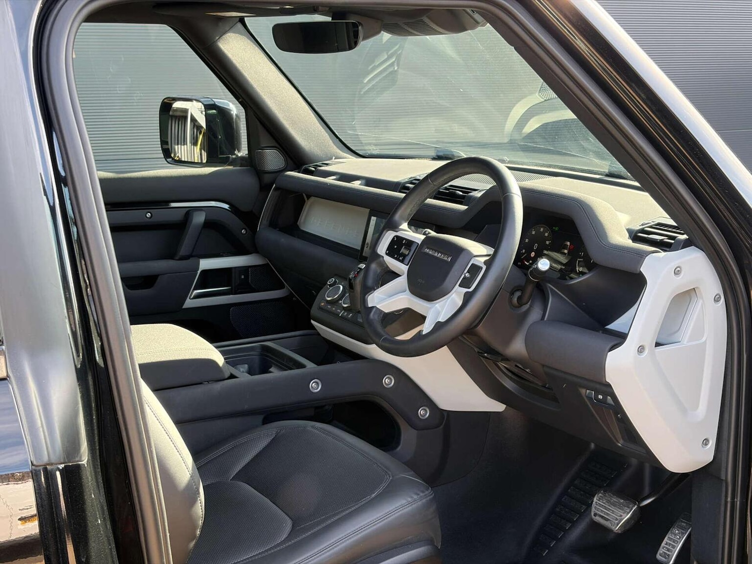 Used Land Rover Defender 2022 for sale - 77729558: Photo 2