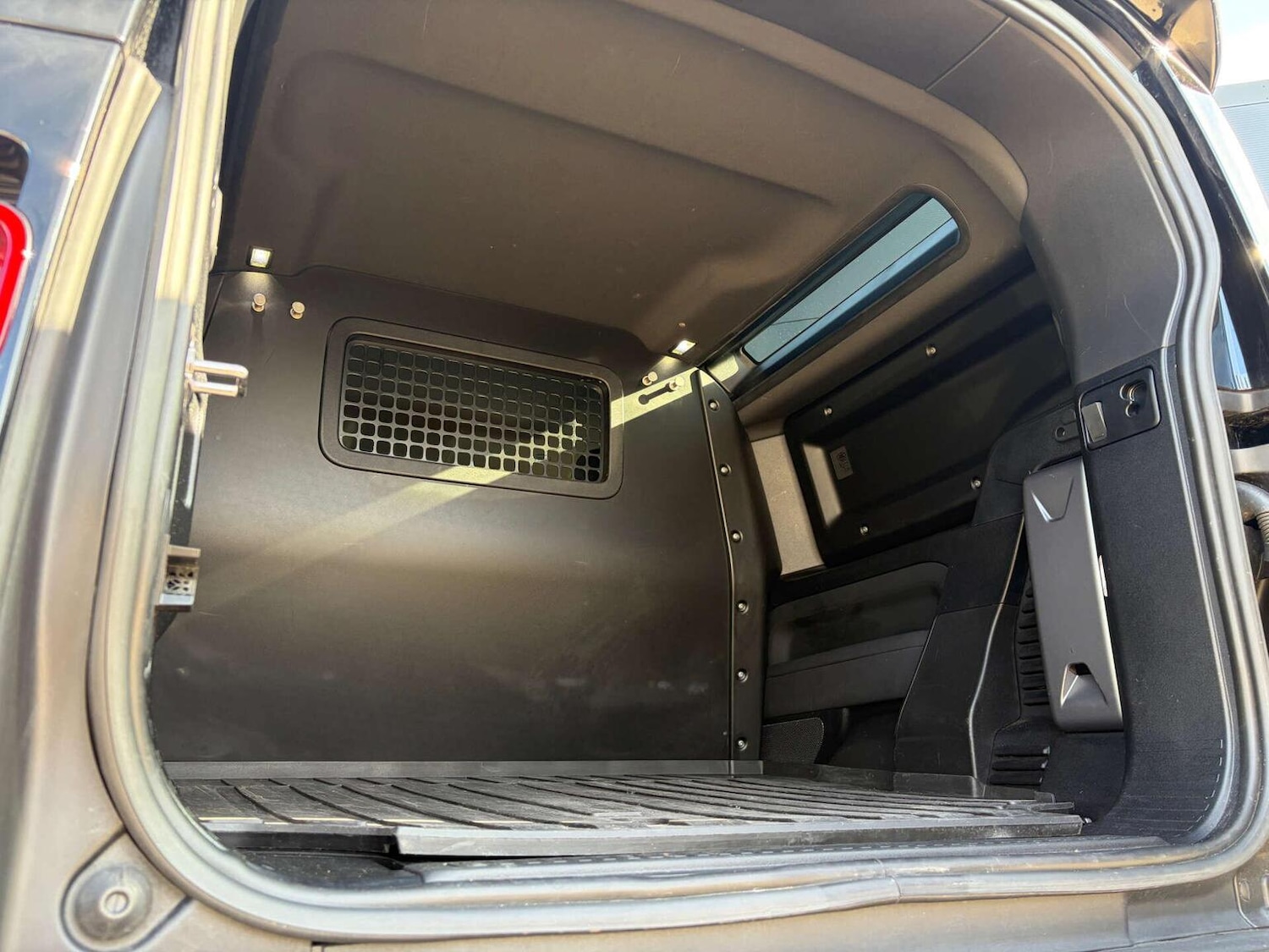 Used Land Rover Defender 2022 for sale - 77729558: Photo 22