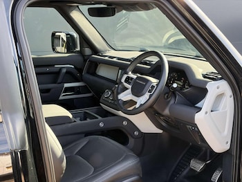 Used Land Rover Defender 2022 for sale - 77729558: Photo