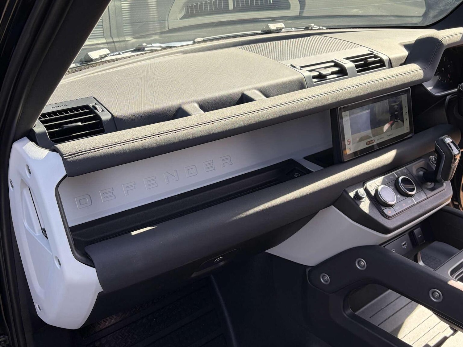 Used Land Rover Defender 2022 for sale - 77729558: Photo 41