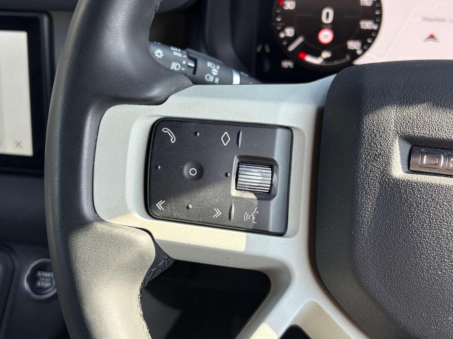 Used Land Rover Defender 2022 for sale - 77729558: Photo 45