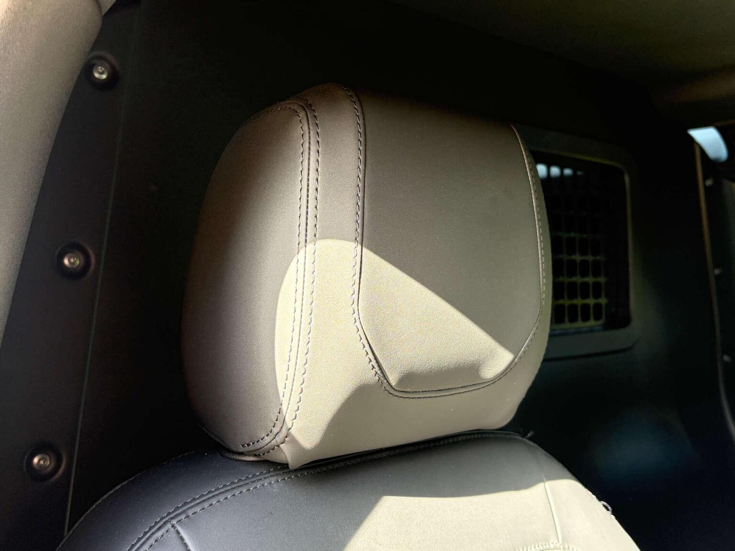 Used Land Rover Defender 2022 for sale - 77729558: Photo 64