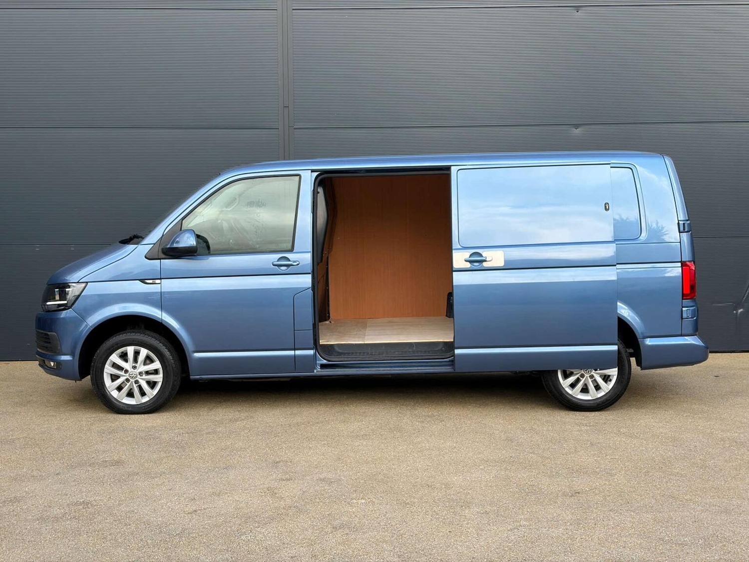 Used Volkswagen Transporter 2019 for sale - 77438249: Photo 10