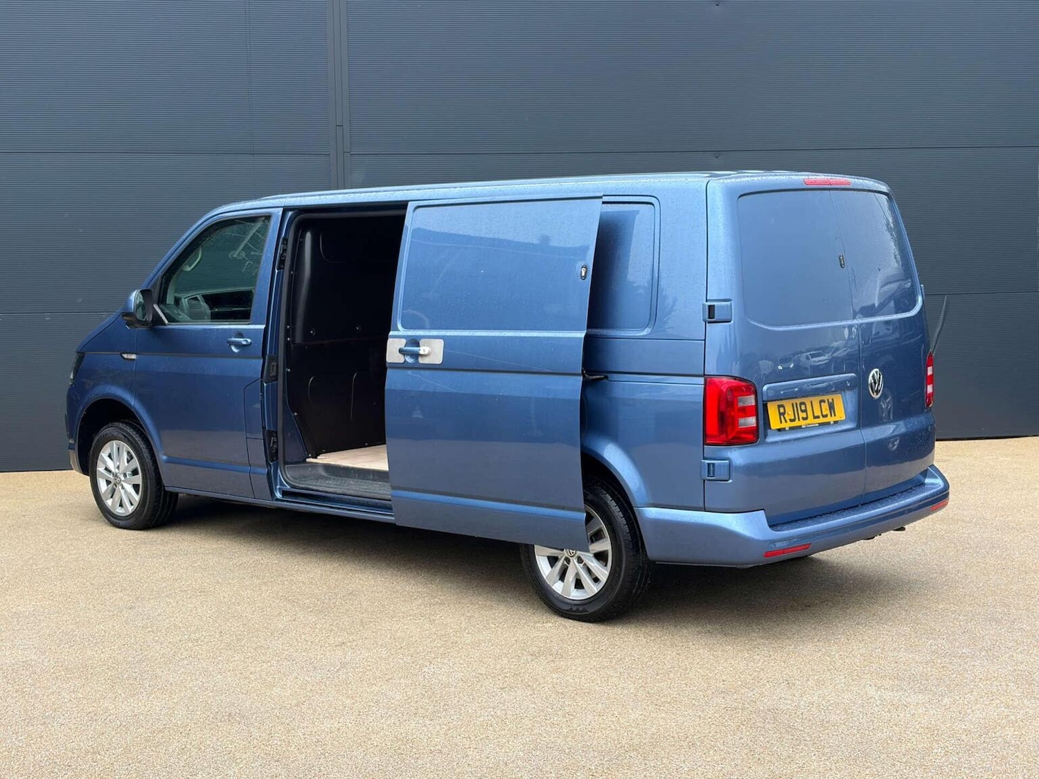 Used Volkswagen Transporter 2019 for sale - 77438249: Photo 11