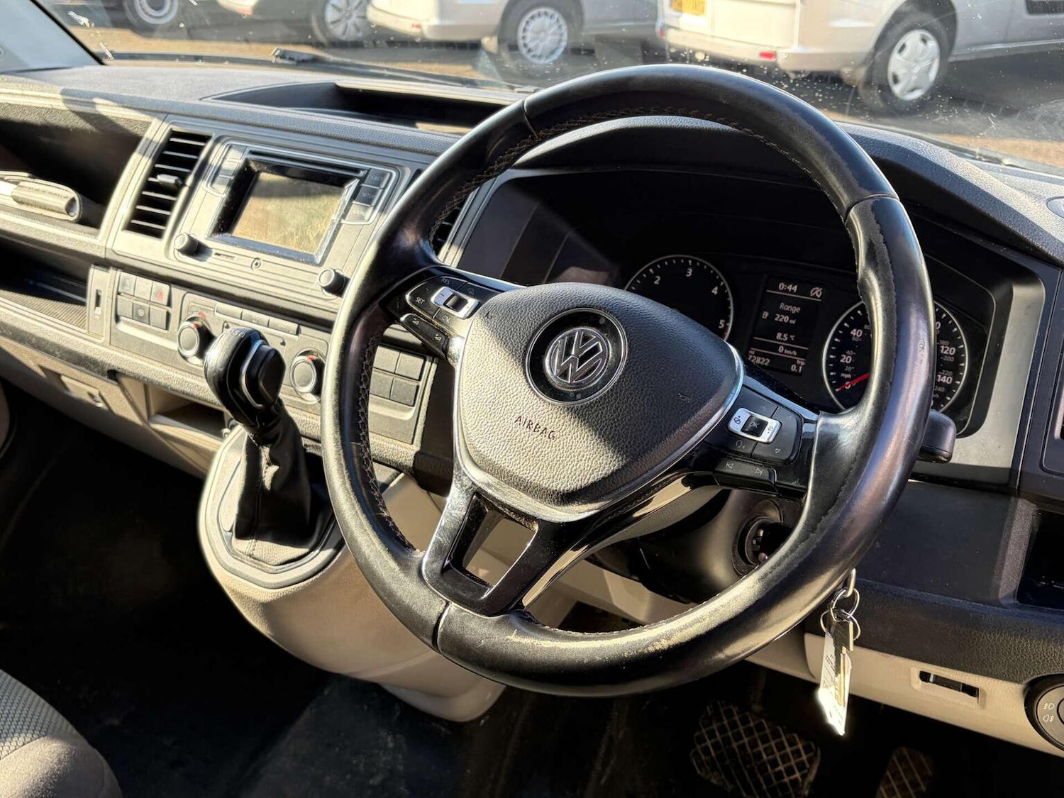 Used Volkswagen Transporter 2019 for sale - 77438249: Photo 2