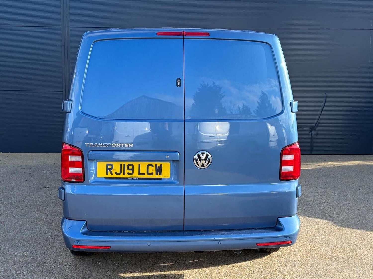 Used Volkswagen Transporter 2019 for sale - 77438249: Photo 3